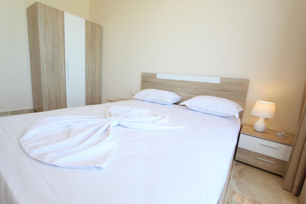 Golden Sea View Apartments Pomorie Extérieur photo