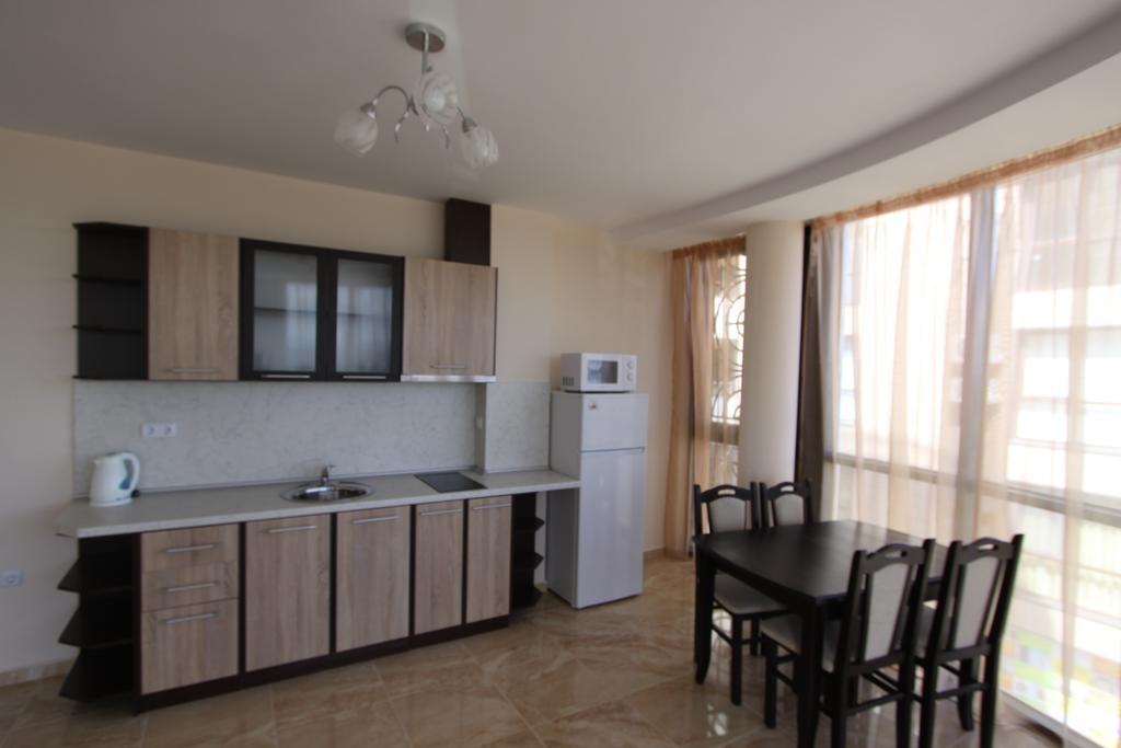 Golden Sea View Apartments Pomorie Extérieur photo