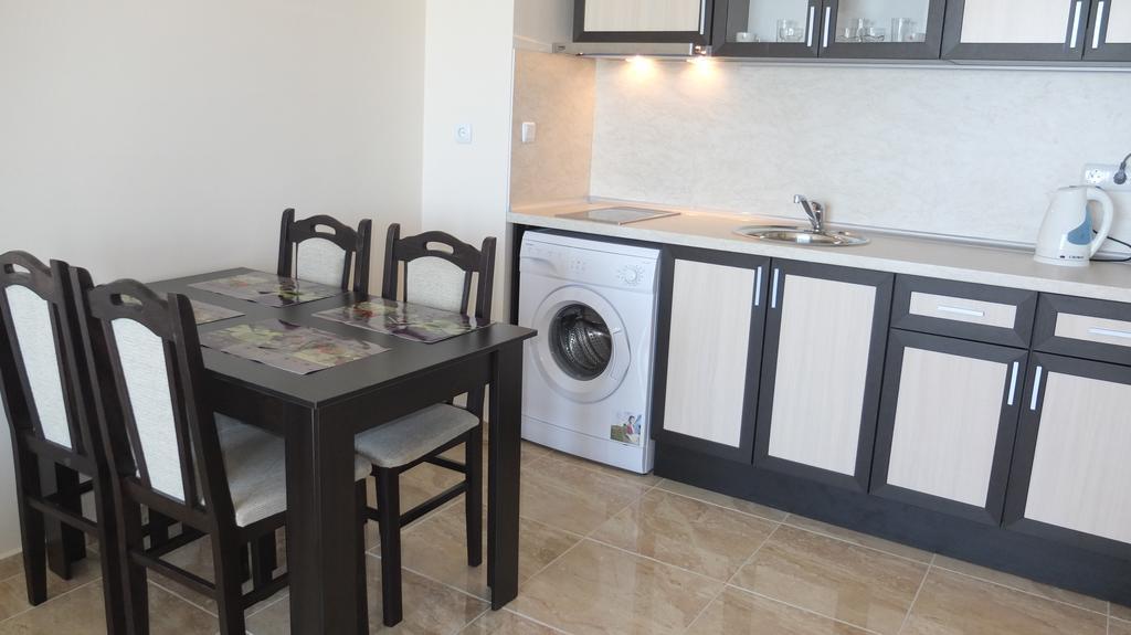 Golden Sea View Apartments Pomorie Extérieur photo