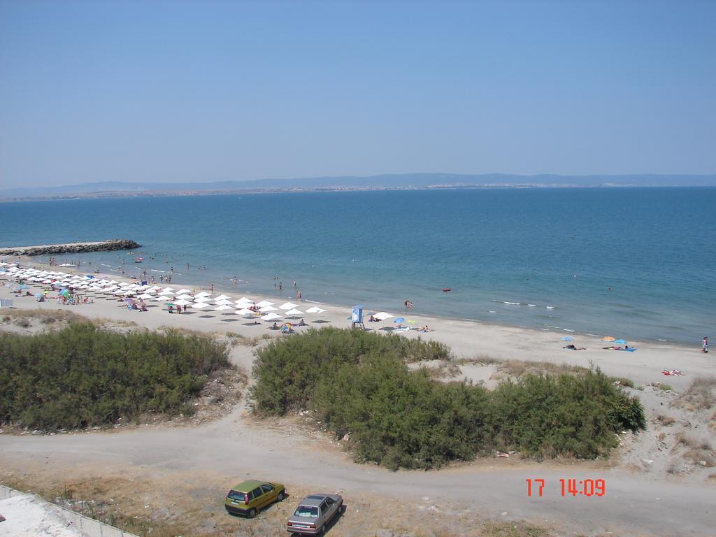 Golden Sea View Apartments Pomorie Extérieur photo