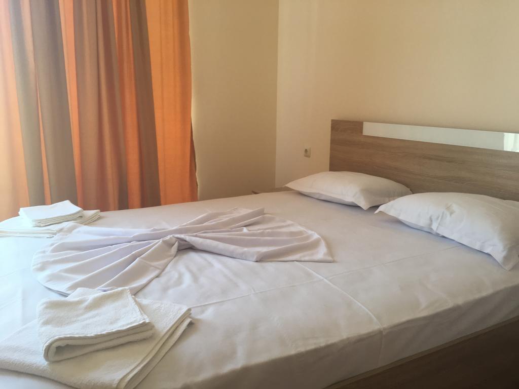 Golden Sea View Apartments Pomorie Extérieur photo