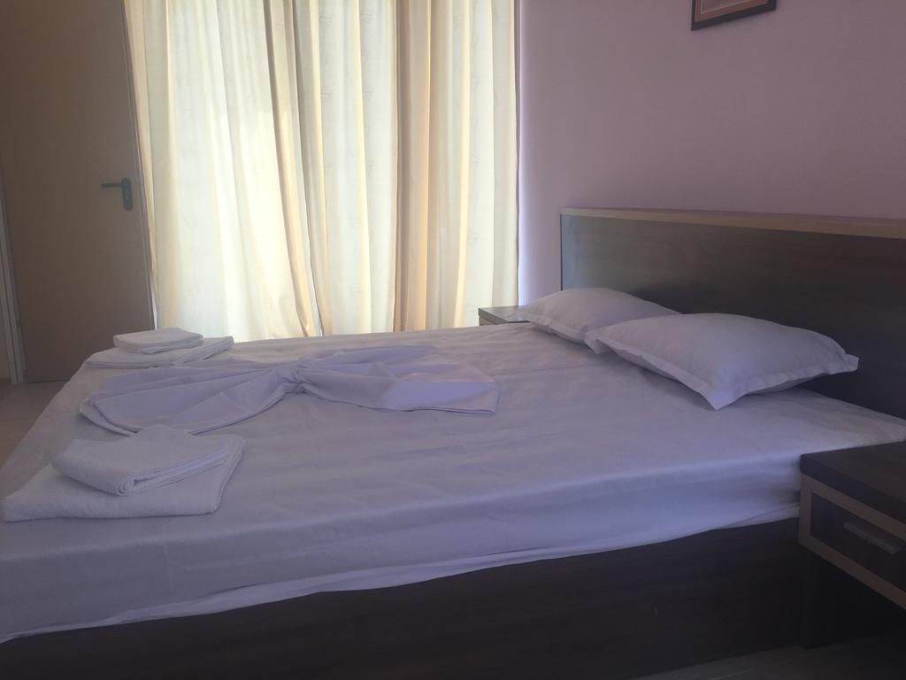 Golden Sea View Apartments Pomorie Extérieur photo